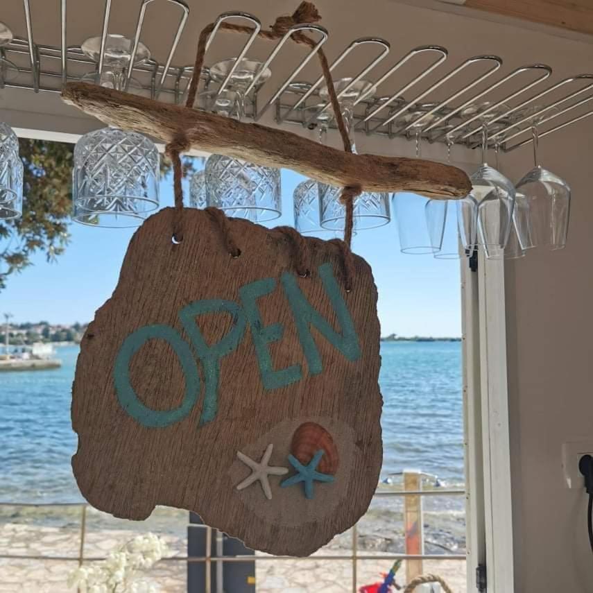 Apartment Villa Angelina, 70M From The Beach, Free Parking Novigrad Istria 外观 照片